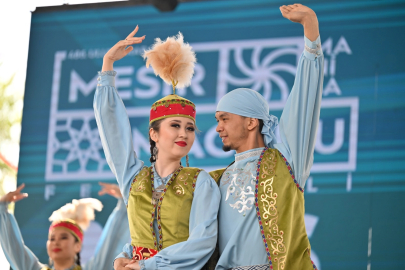 Uluslararası Halk Dansları Toplulukları Manisa’yı büyüledi