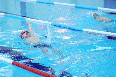 Bursa Osmangazi’de çocuklar 23 Nisan'a kulaç attı